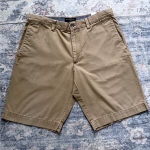 Banana Republic Men's Tan Flat Front Shorts Size 33